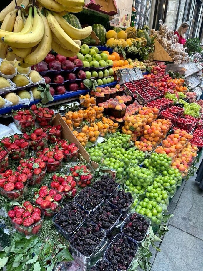 Bu manav senin, sevdiğinin bir meyveyi bana verseydin, ben hangi meyveyi yiyerek eve gitmiş olurdum?