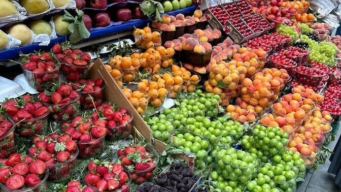 Bu manav senin, sevdiğinin bir meyveyi bana verseydin, ben hangi meyveyi yiyerek eve gitmiş olurdum?