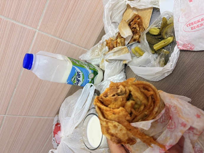 Kim eşlik etmek ister?