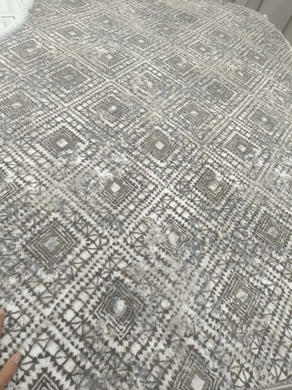 Bu halı rengi gül kurusu rengi halıya yakışır mı?