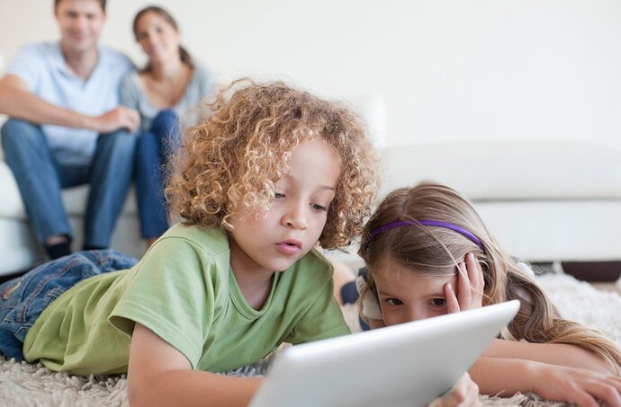 Ailene mi daha çok itibar ediyorsun internete mi?