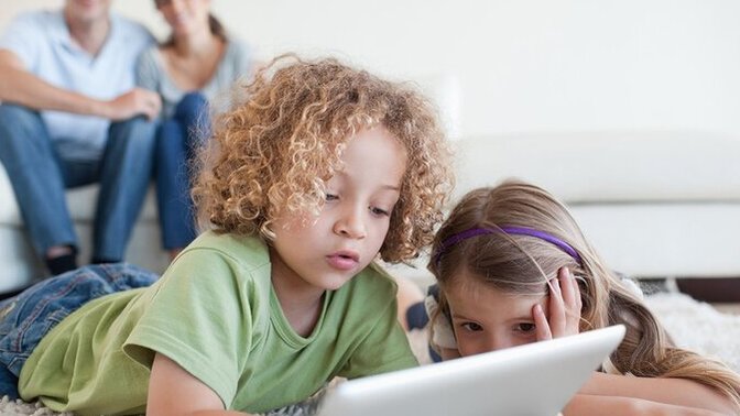 Ailene mi daha çok itibar ediyorsun internete mi?