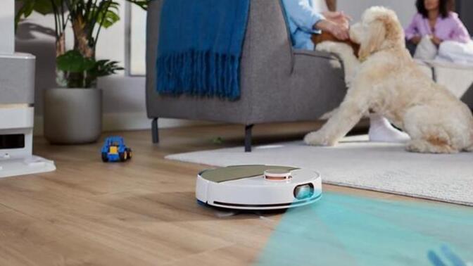 Robot süpürge çalışırken evde olmak mı daha iyi/dışarıdayken kendi kendine çalışması mı?