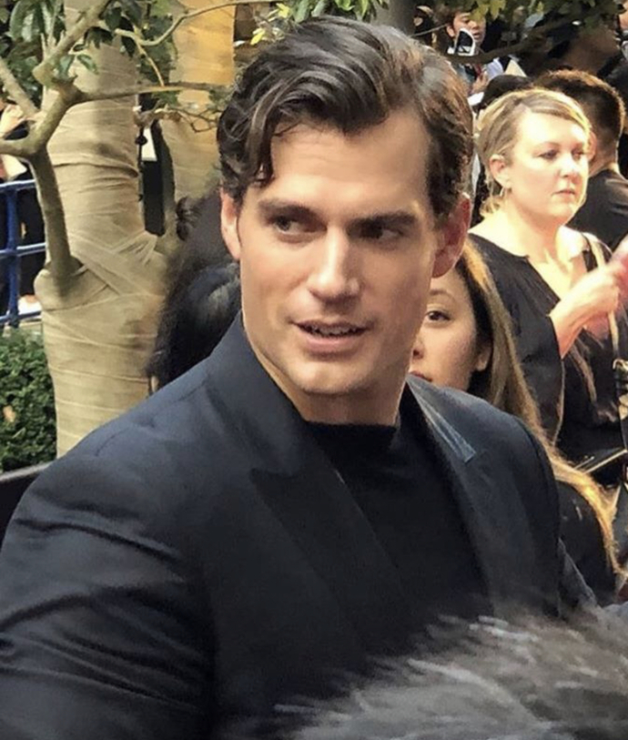 Henry Cavill Dehşet yakışıklı değil mi?