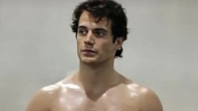 Henry Cavill Dehşet yakışıklı değil mi?
