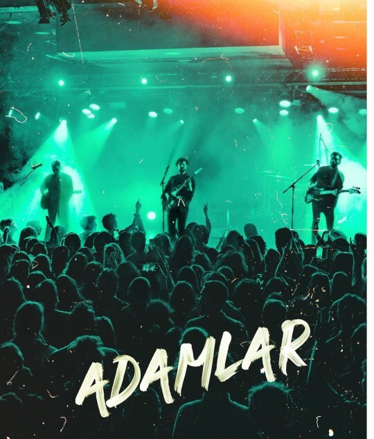 Adamlar müzik grubu dinleyen var mı?