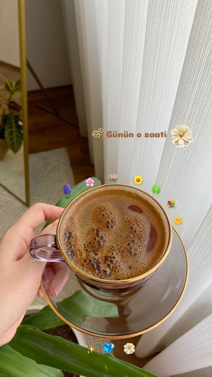 Mutlu sabahlarr☀️ Kahveler içildi mi, yoksa hâlâ uykulu musunuz? 🙈☕?