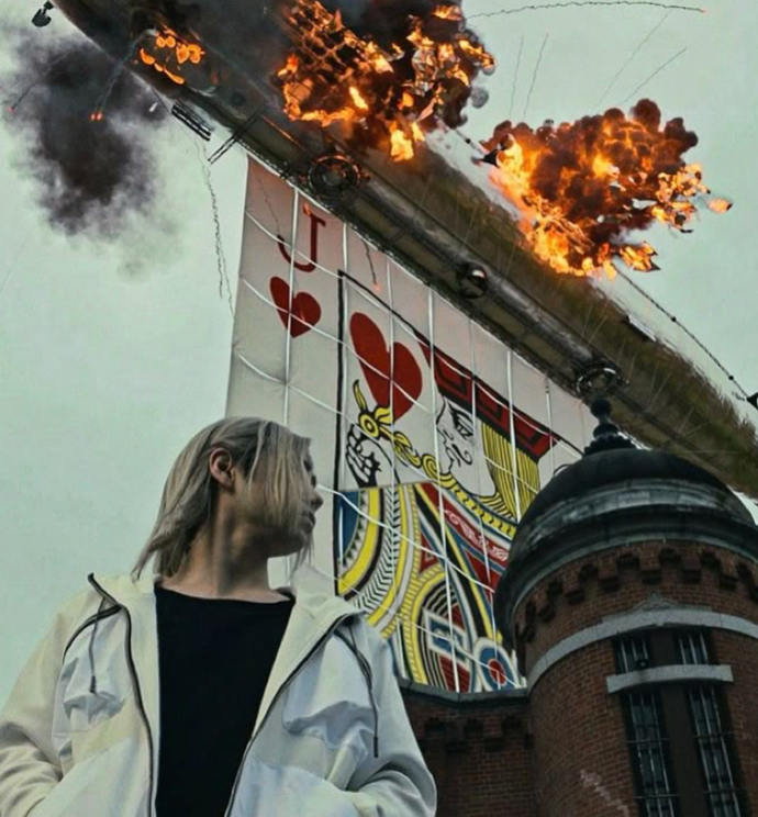 Alice İn Bonderland’ın🃏 3. sezonu bugün Netflixe geldi, bu heyecanlı diziyi kimler biliyor?