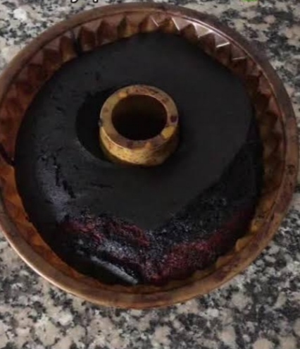 Keki yaktım kokusunu aldınız mı?