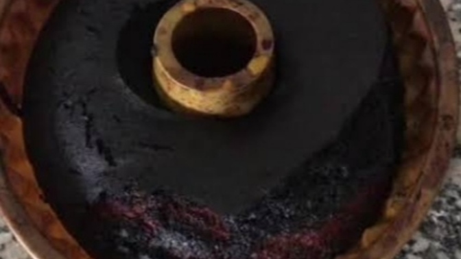 Keki yaktım kokusunu aldınız mı?