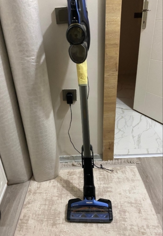 Yarın evimi Philips dikey süpürge ile mi yoksa Philips robot süpürge ile mi süpürsem acaba?