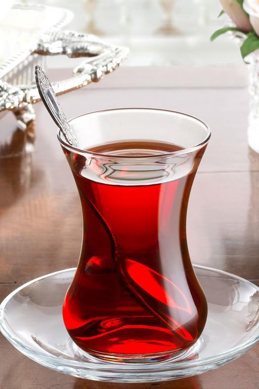Herkese ve herşeye karşı duvar örmüşken tek bir kişiye yenildiğiniz oldu mu hiç?