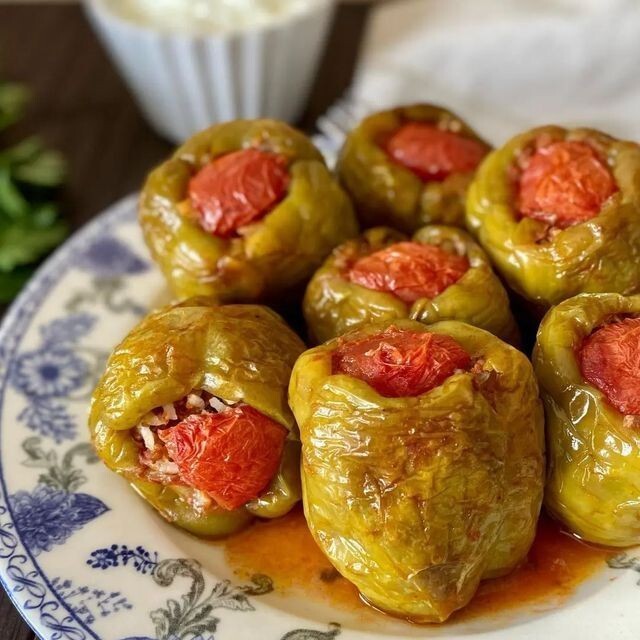 Dolma içi etli mi olmalı, zeytinyağlı mı? Dibine kadar desteklediğin taraf hangisi?