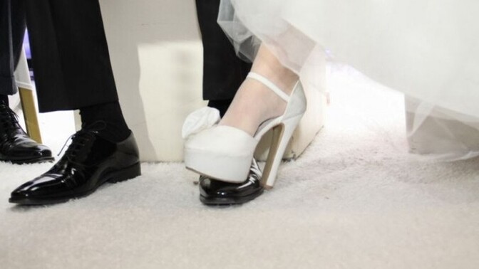 Gelinler nikahta neden damadın ayağına basarlar?