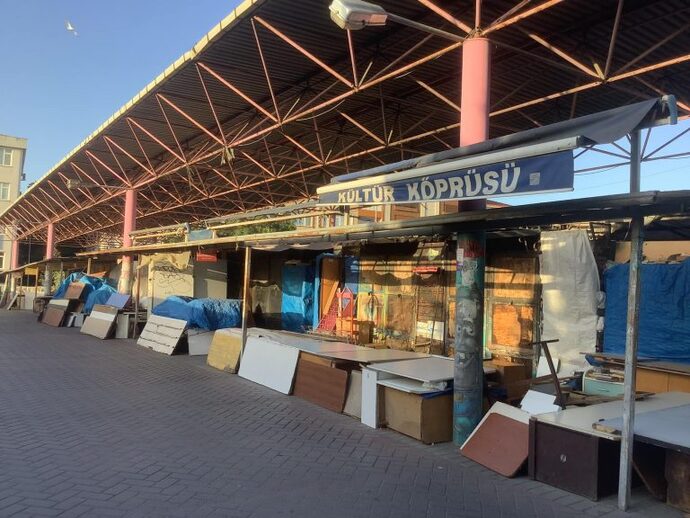 Her mahalle de bir kitapçı olmalı diye düşünüyorum sizce?