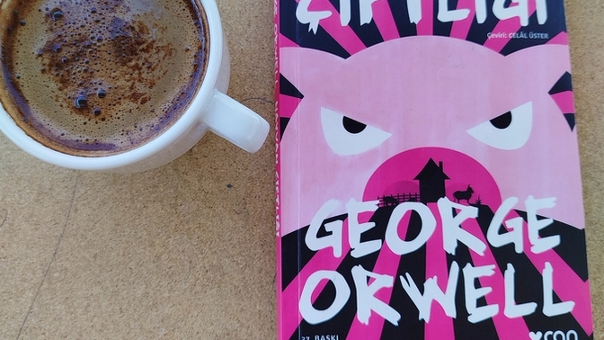 Kahve ve kitap ikilisini seven tek ben değilim diye düşünüyorum 🤔?