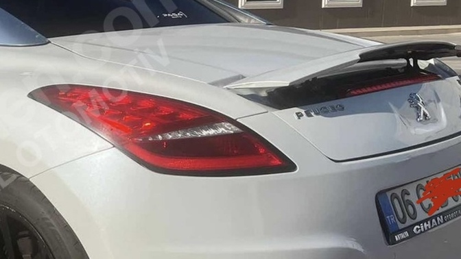 Arabamın kalçası çok seksi değil mi?