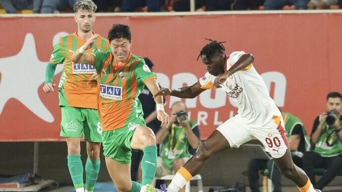 Alanyaspor 0 - Galatasaray 1... Sarı kırmızılılar sezonun en kötü futboluyla deplasmanda kazandı! Maçı nasıl buldunuz?