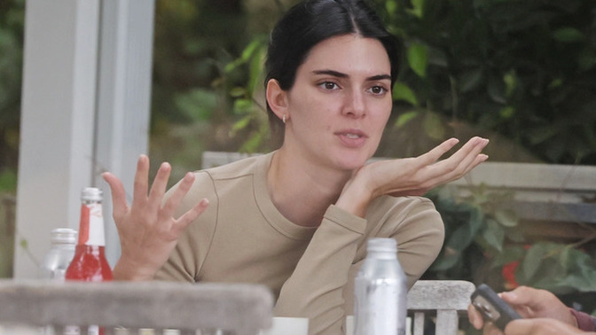 Kendall Jenner güzel mi?