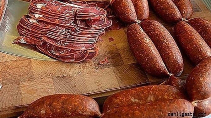 Afyon sucuğu mu, Kayseri pastırması mı?
