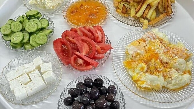 🥰Biz henüz kahvaltı yapıyoruz 😍🤩sizler neler yapıyorsunuz?
