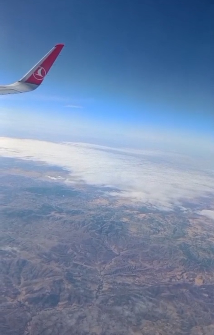 Hayatı sorgulamak sizce yaşamanın parçası mı, yoksa yaşamaktan alıkoyan bir duraklama mı?