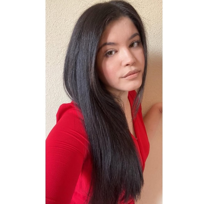 Kısa saç mı uzun saç mı? Kumral mı siyah mı? Iki ayri soru 🤗?
