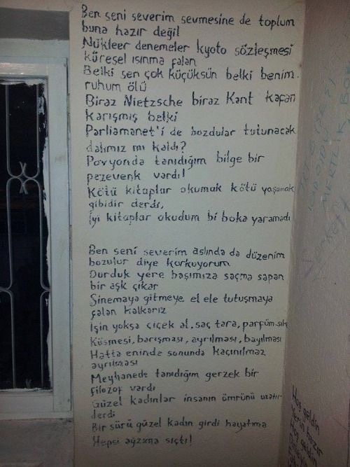 Görünce çok hoşunuza giden bir duvar yazısını bırakır mısınız yorumlara?