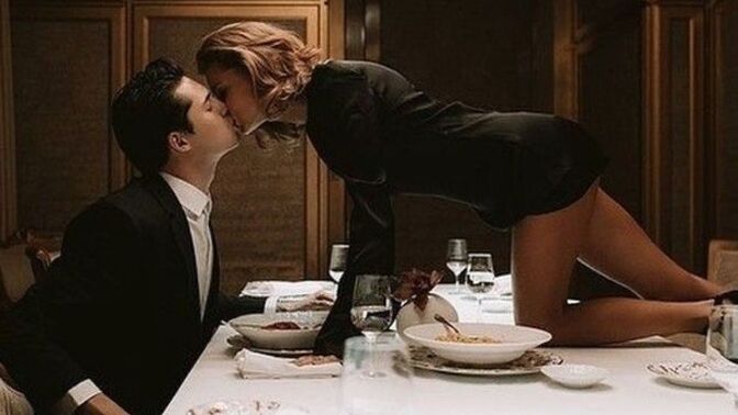 Bazen tek ihtiyacımız, sevdiğimizle saatlerce sevişip her şeyi unutmak değil mi? Hem tenin hem ruhun sarhoşluğu gibi?