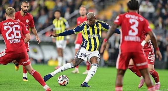 Fenerbahçe 2 - Antalyaspor 0... Sarı lacivertliler zirve yarışına tutundu! Maçı nasıl buldunuz?