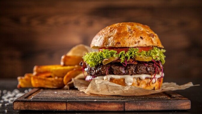 Hamburger vs kola mı kebap vs ayran mı?