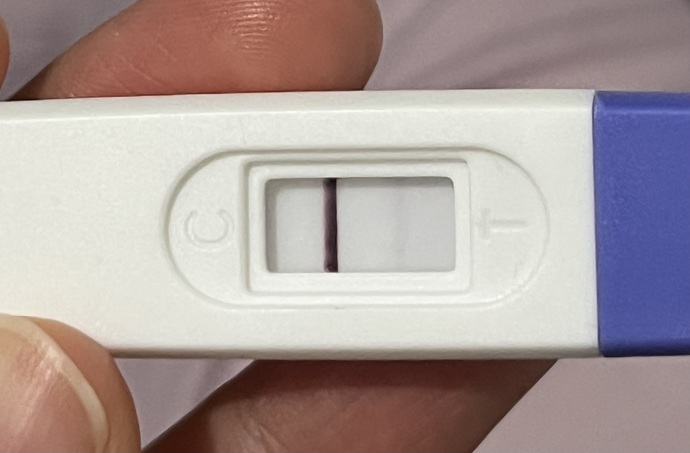 Hamile miyim değil miyim adetim 2 gündür geçti eşimle korunmasız ilişkimiz oldu ama içe boşalma olmamıştı şüphelenmeli miyim?