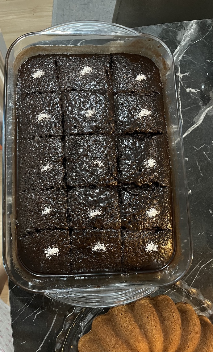 Çocuklarımın okulunda öğretmenlerimizin öğretmenler odasına kek ve ıslak kek yaptım nasıl görünüyor?
