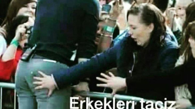 Sevgilim benle yürürken yanımızdan geçen erkeklerin totosuna falan  bakıyor. Beni aldatıyor olabilir mi?