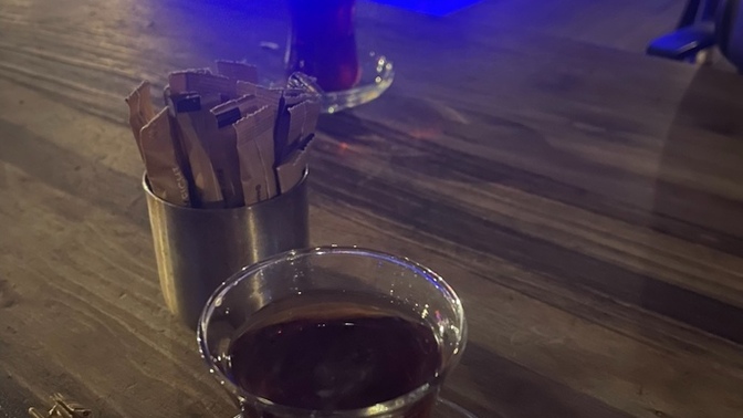 Çay içmeye geliyor musun?