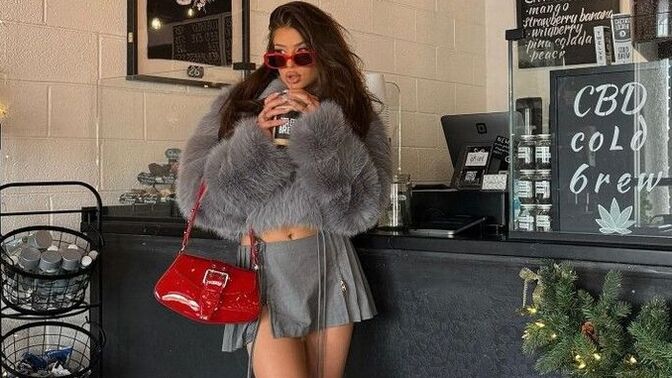 Lise eteği kombini masum mu, seksi mi?