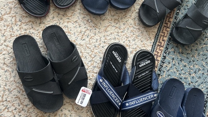 - bunları aldım, bendeki terlik merakı ne olacak ?