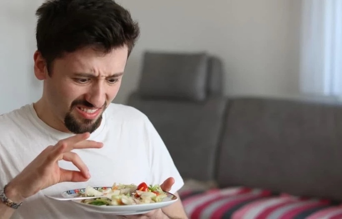 Yemeğinizde kıl çıksa o yemeği yer misin?