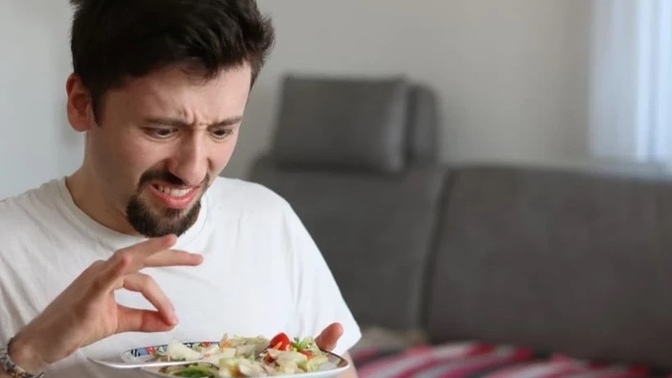 Yemeğinizde kıl çıksa o yemeği yer misin?