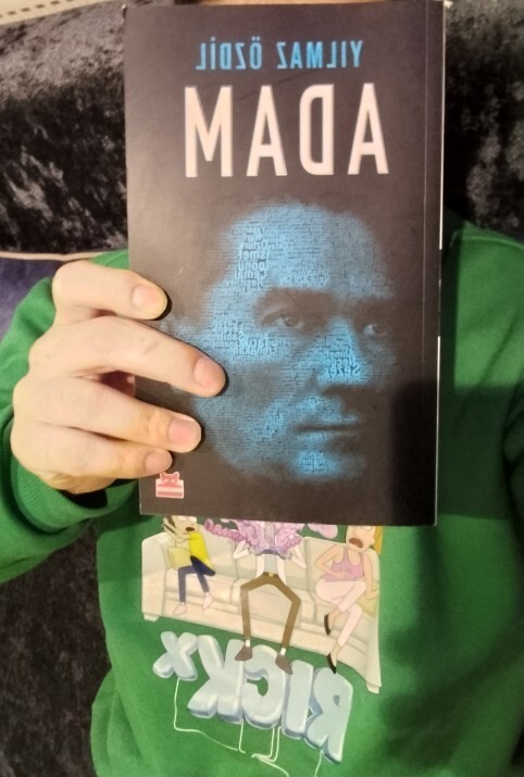 Mutlaka okumalısın dediğiniz bir kitap var mı?