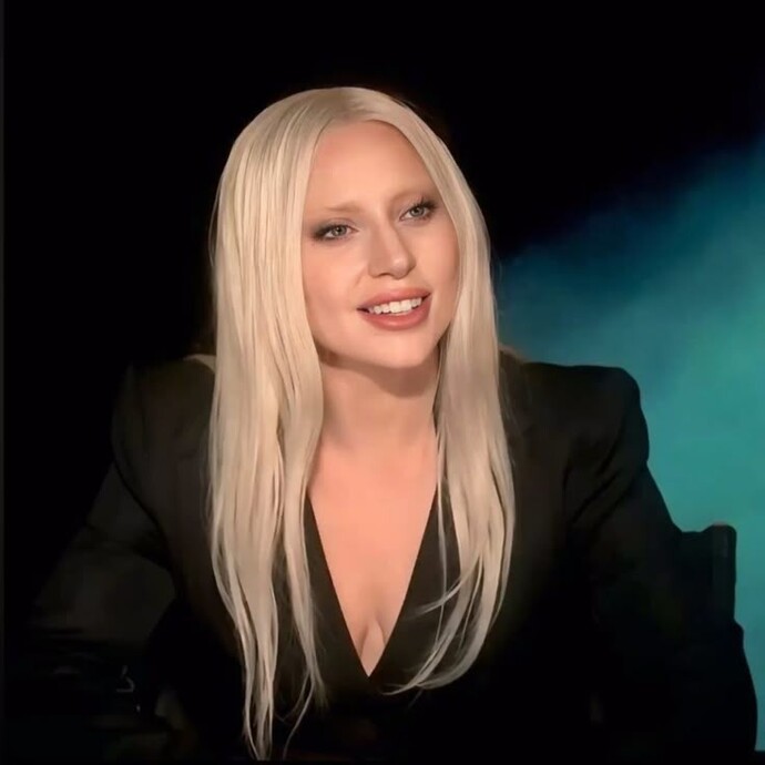 Bu kadın Lady Gaga sizce güzel mi?