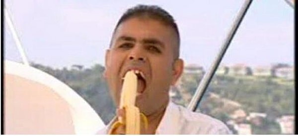 Toplum içinde muz yemek ahlaksızlık göstergesi midir?