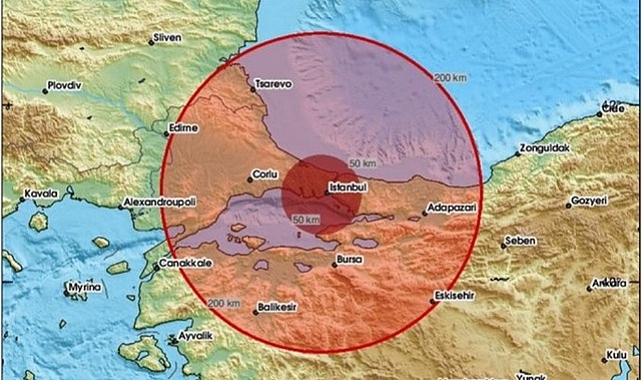 İstanbulda deprem oldu, hissettiniz mi? Dışarı çıkanlar var mı?