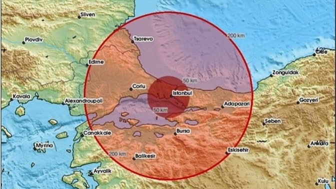 İstanbul'da deprem oldu, hissettiniz mi? Dışarı çıkanlar var mı?