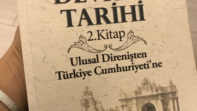 Okuduğunuz bir kitap var mı konusu nedir? ulusal , evrensel yayınlardan dergi vs neleri takip ediyorsunuz?