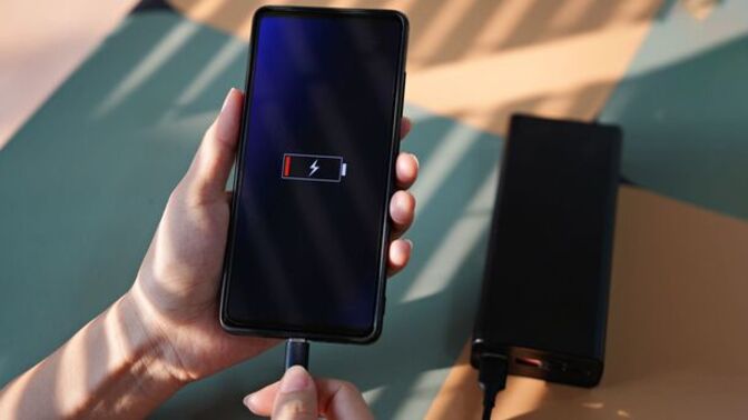Telefonu uyumadan önce mi, uyanınca mi şarja takarsınız?