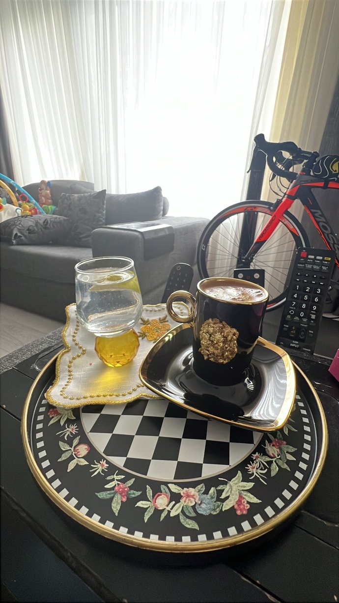 Kahve candır gerisi heyecandır😁 içildi mi kahveler?