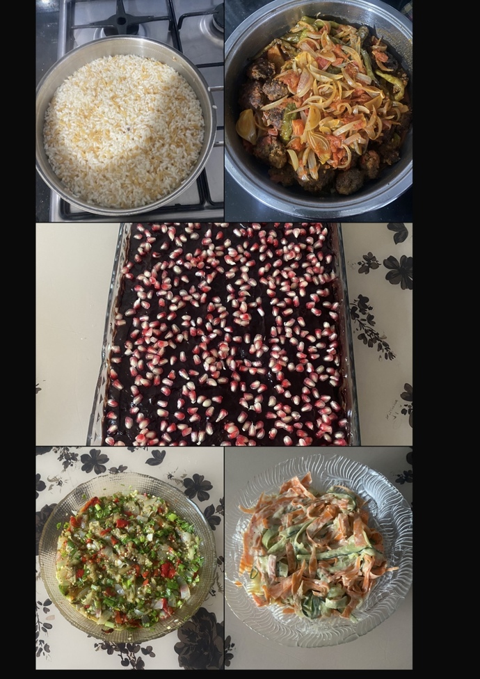 Pilav. köfte patates. havuç salatalık mezsesi. Köz patlıcan mezesi. ağlayan pasta