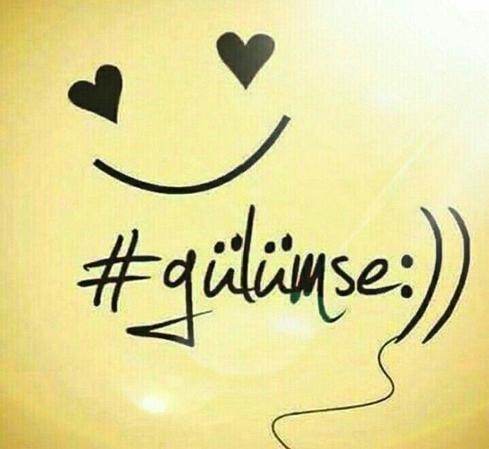 Bol gülümsemeli bir hafta sonu diliyorum 🥰 Nasıl bir çocukluk geçirdiniz?