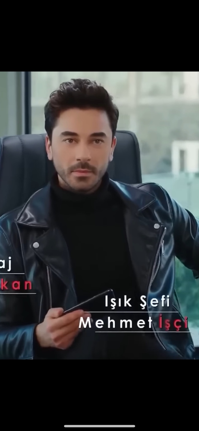 Erkek bir kıza neden böyle kitlenmiş gibi bakar? gözlerini hiç çekmeden?